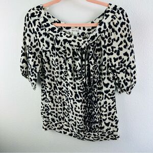 White House Black Market Silk Animal‎ Print Bow Blouse Size XS